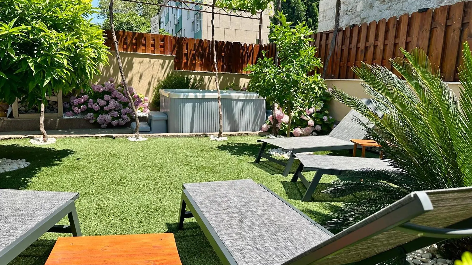 ספליט Antique Garden Villa