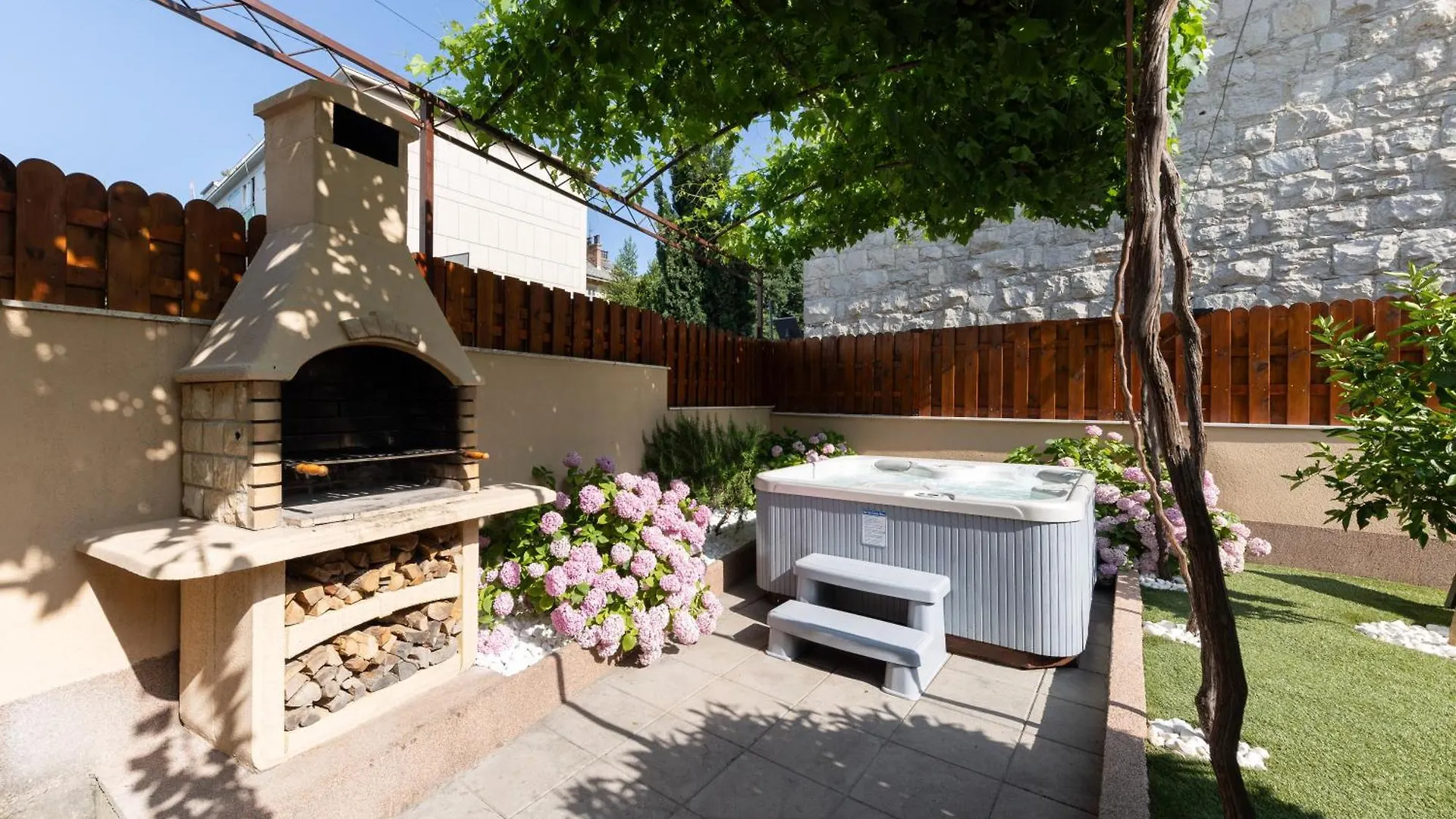 Antique Garden Villa Split